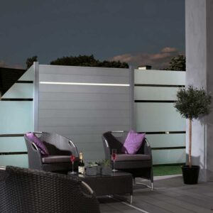 Aluminiumzaun mit Beleuchtung in Grau